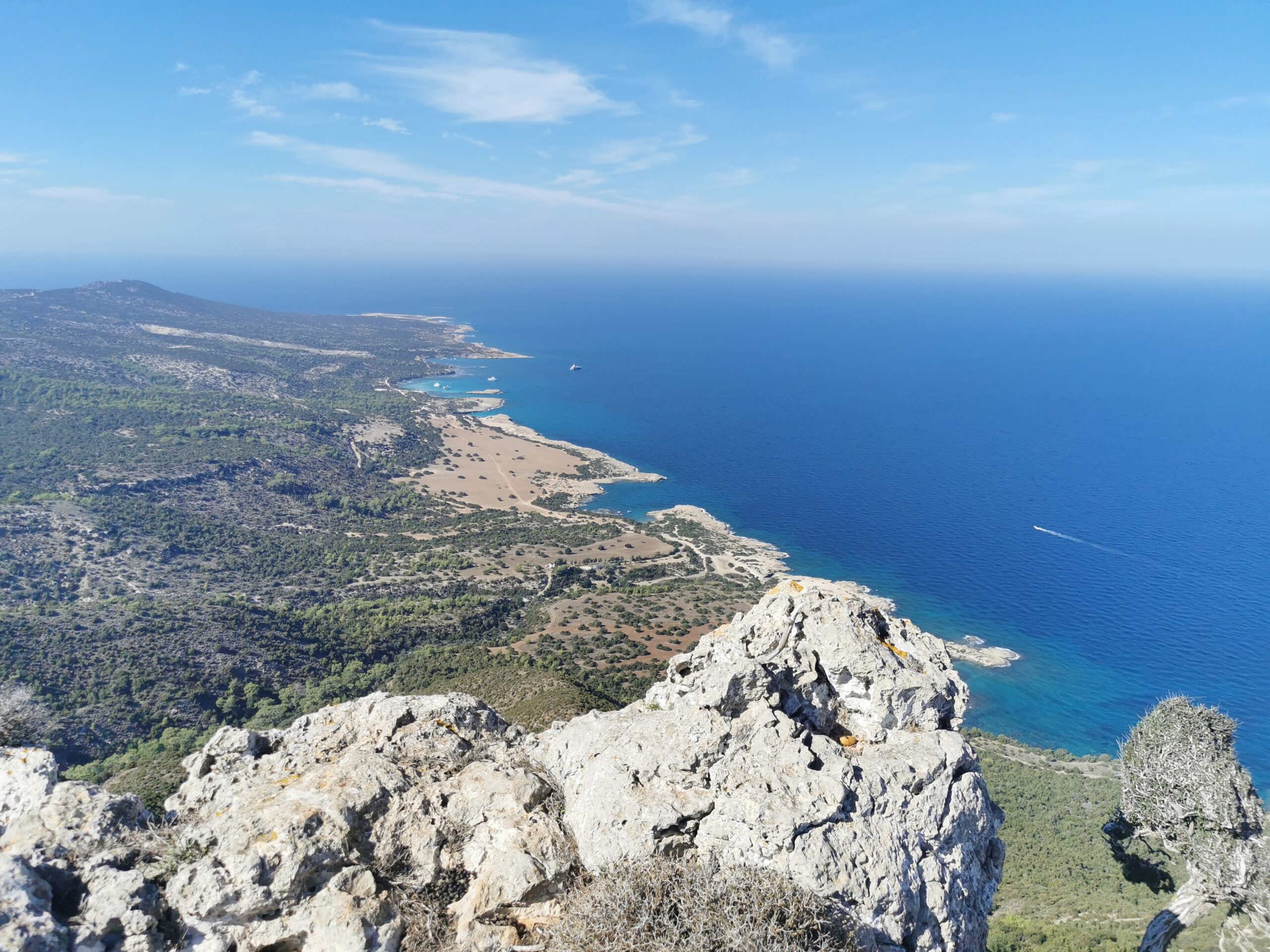 Der Blick auf Blue Lagoon auf Zypern